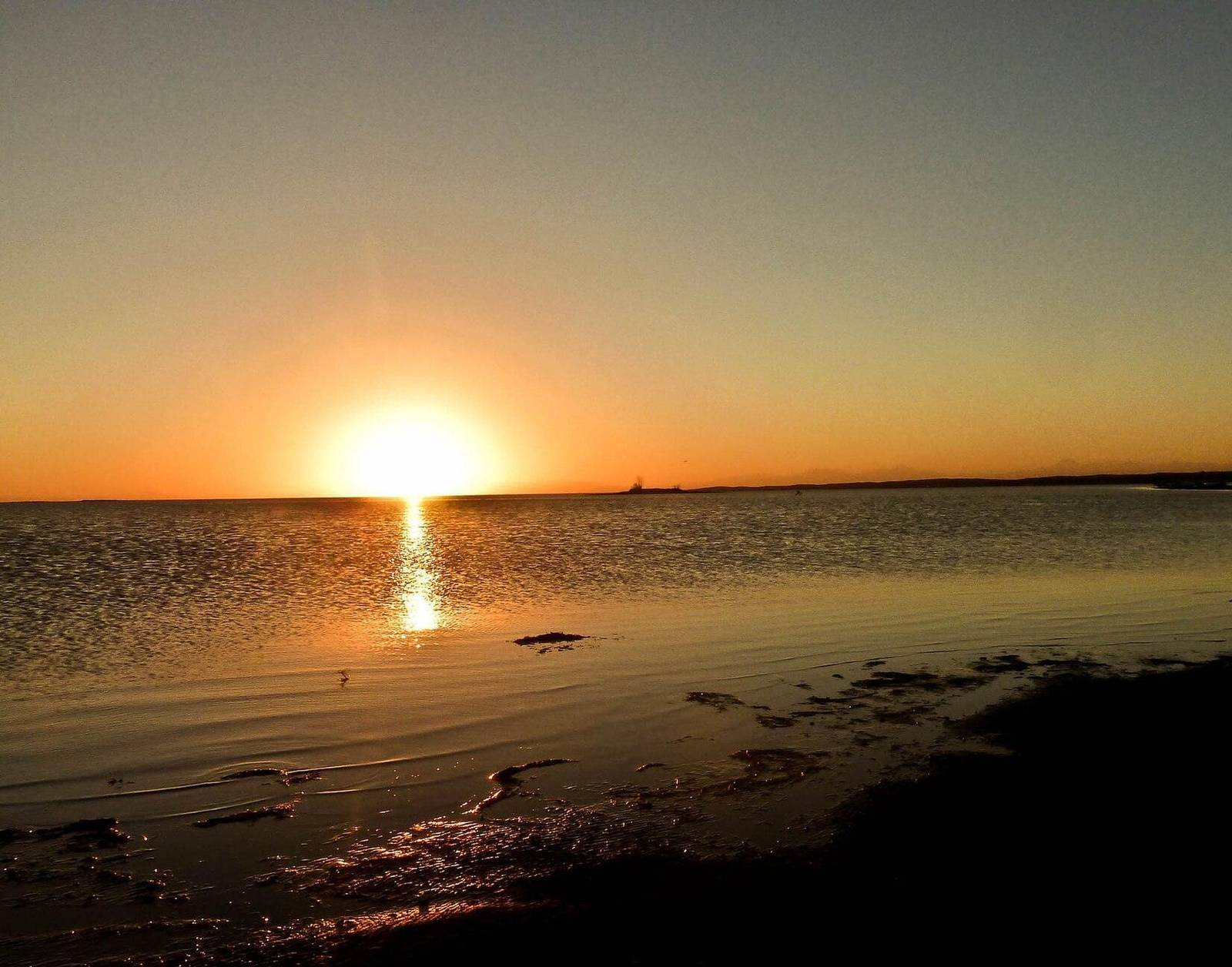 Atardecer sobre el lago de El Nihuil